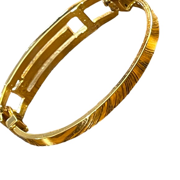 Lovely gold finish GIVENCHY Authentic fancy bracelet - Picture 6 of 7